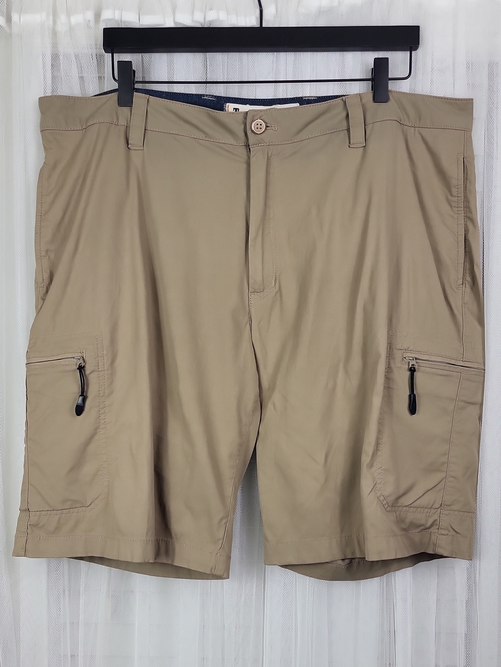 Tailor Vintage Tan Cargo Shorts. Size 38